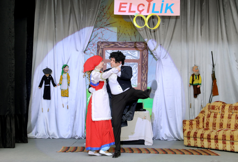 “Elçilik” komediyası Naxçıvan Dövlət Kukla Teatrının səhnəsində