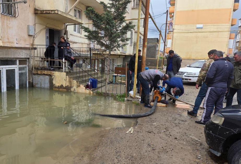 Abşeronda aramsız yağan yağışın yaratdığı fəsadlar aradan qaldırılır