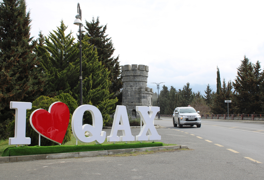 Zabit dədədən İsrafil dayıya: Qaxın gülüş yaddaşı - 1 Aprel reportajı