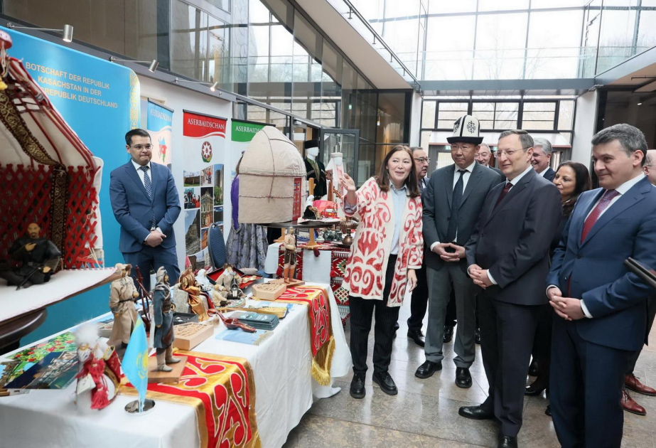 Türk dünyasının milli-mədəni irsi Berlində təbliğ olunub