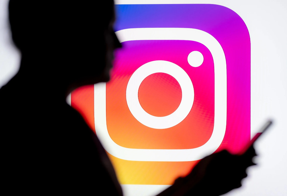 Instagram is quietly testing a subscription to allow users to scroll anonymously