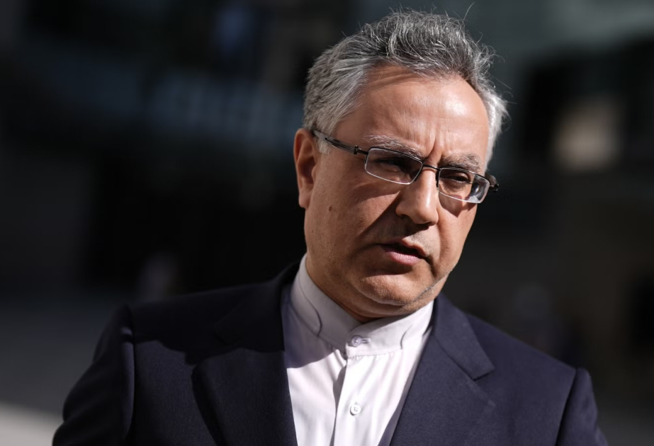 Tehran Britaniya hərbi bazalarını vurmaqla təhdid edir