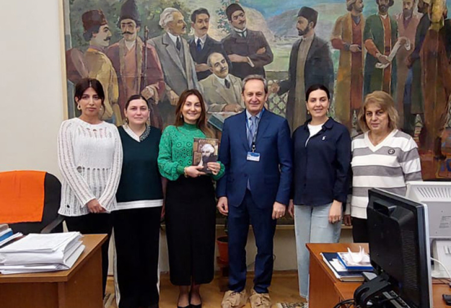 Renowned Albanian scholar and diplomat visits Azerbaijan’s National Literature Museum