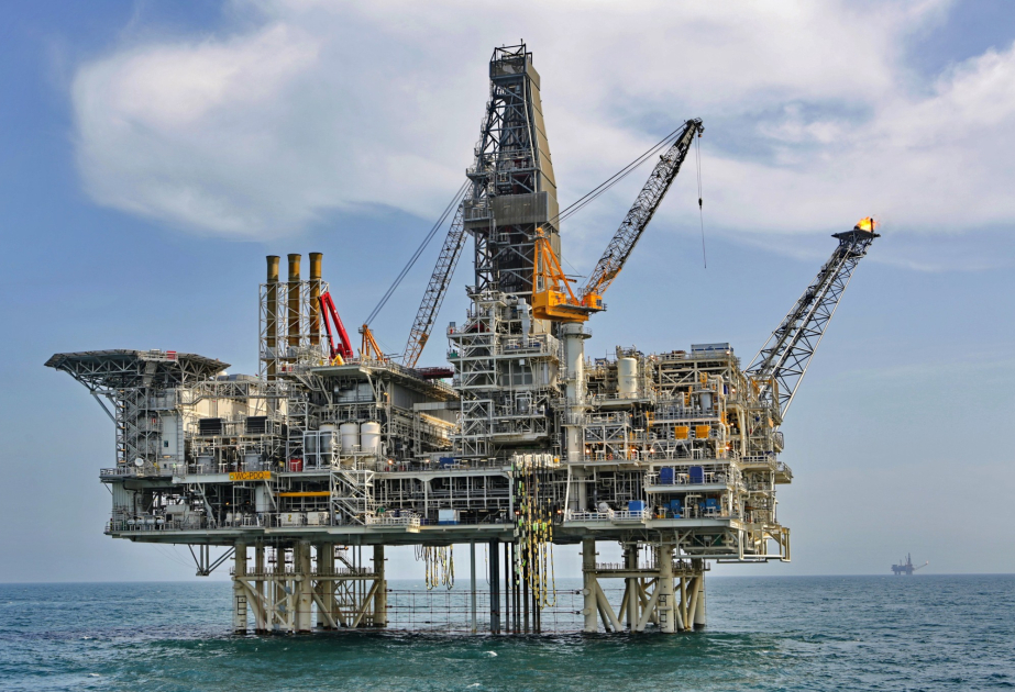 Azerbaijani oil price declines in global markets