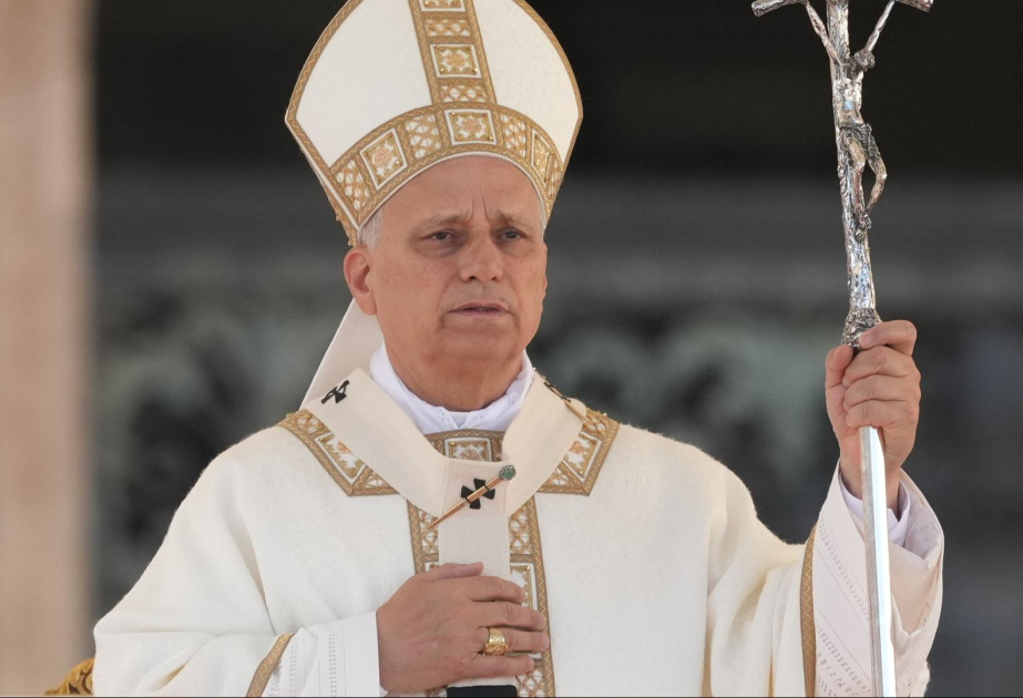 Rom: Rückkehr zu altem Brauch: Papst Leo XIV. wäscht Priestern die Füße