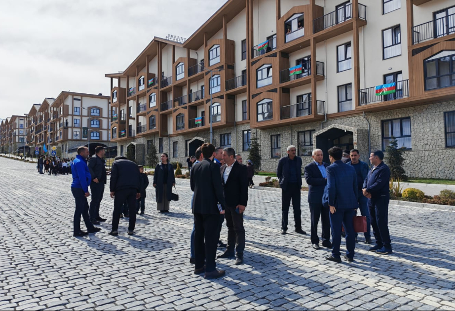 Köç karvanı Kəlbəcər şəhərinə çatıb YENİLƏNİB VİDEO