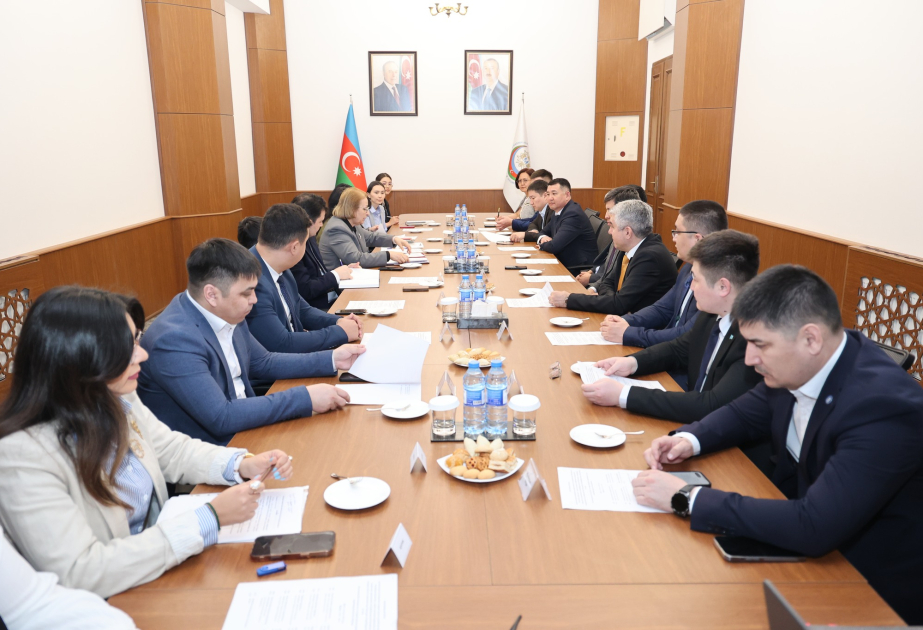 Qazaxıstan nümayəndə heyəti Ailə, Qadın və Uşaq Problemləri üzrə Dövlət Komitəsində olub