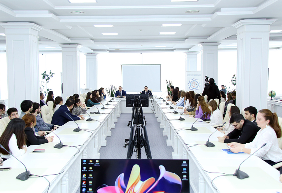 Gənc tədqiqatçıların təşviqi və elmi kadr hazırlığı prioritet istiqamətlərdir