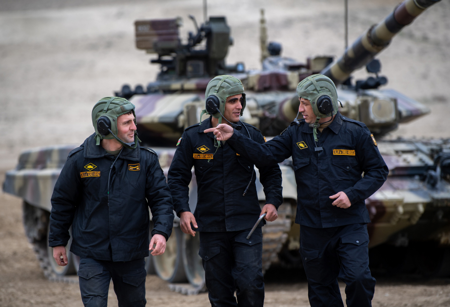 Gələcəyin tankçıları - FOTOREPORTAJ