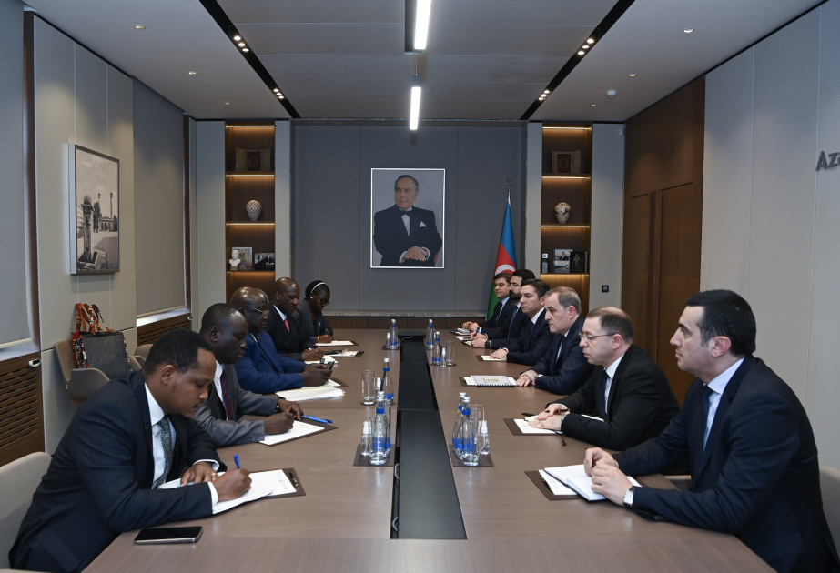 Uqanda ilə müxtəlif sahələrdə əməkdaşlıq imkanları nəzərdən keçirilir