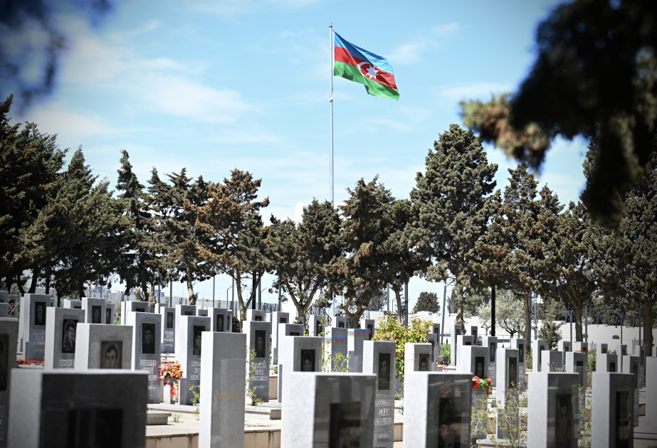 Səngərdə şəxsi heyətlə birlikdə şəhid olan Milli Qəhrəmanın xatirəsi anılıb VİDEO