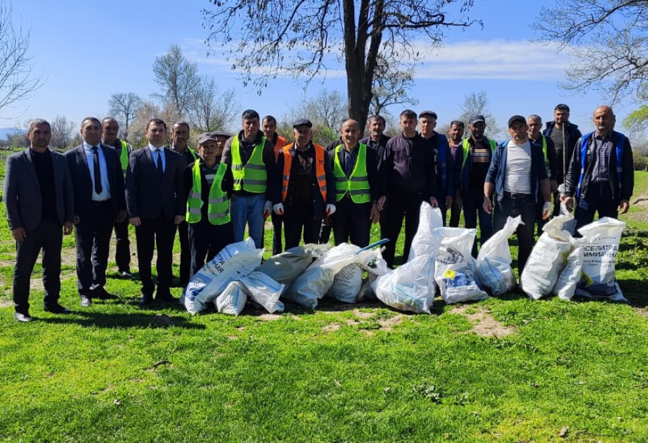 Oğuzda yol kənarları məişət tullantılarından təmizlənir