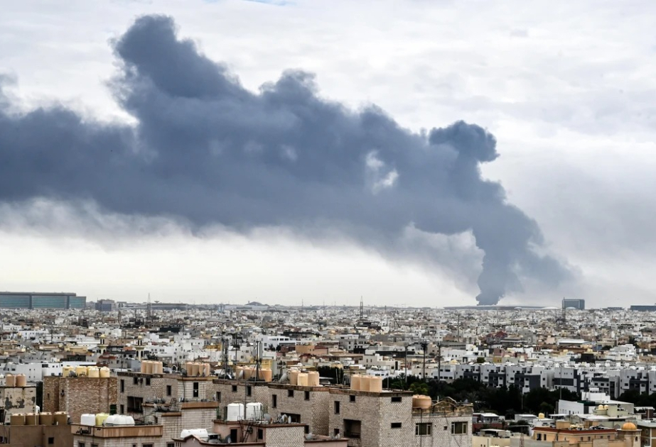 Küveytdə dron hücumundan sonra neft emalı zavodunda yanğın baş verib