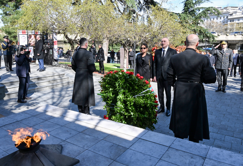 President Ilham Aliyev visited Heroes Memorial in Tbilisi VIDEO