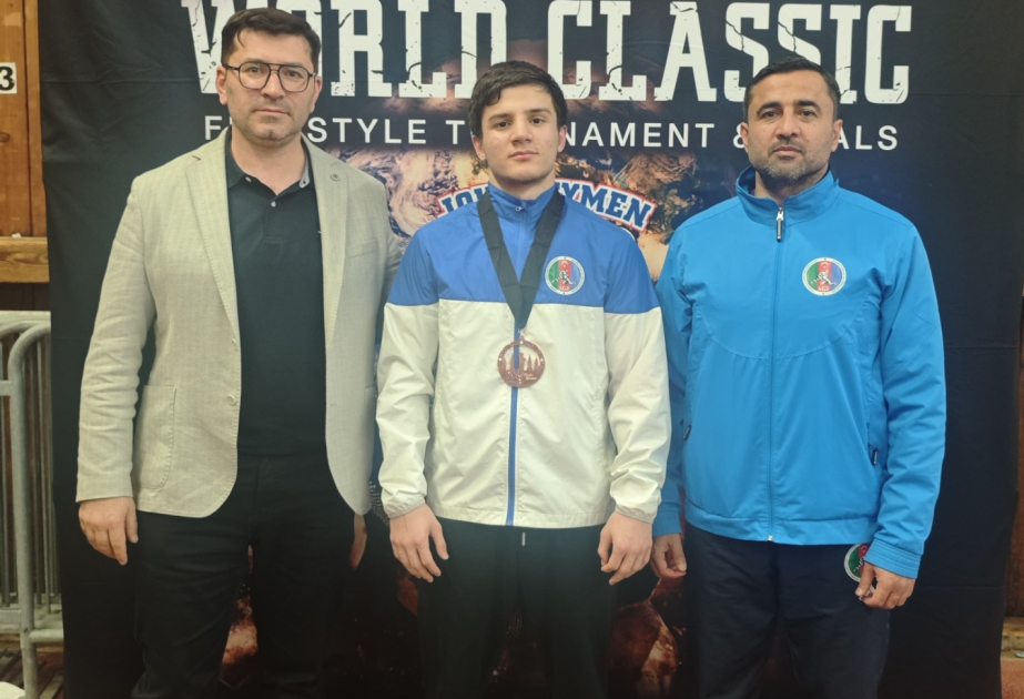 Luchador azerbaiyano gana la medalla de bronce en Estados Unidos