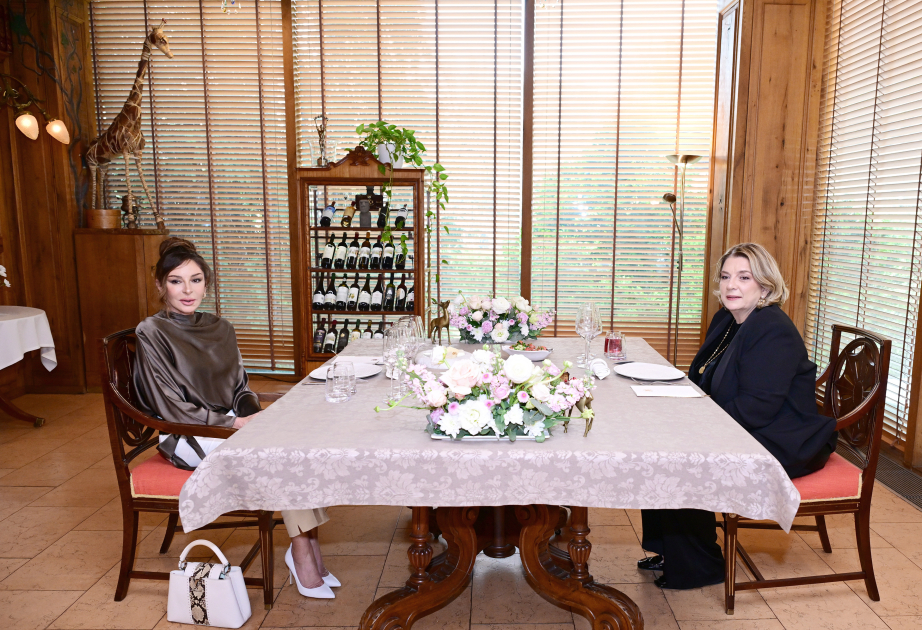 Un déjeuner offert en l'honneur de la première dame Mehriban Aliyeva