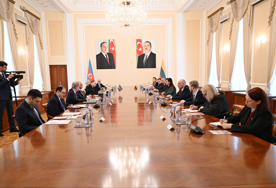 Azerbaijani, Lithuanian PMs meet in Baku