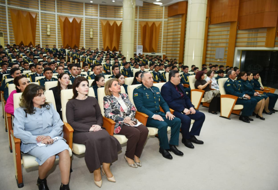 DSX Akademiyasının kursantları ana dilinin saflığının qorunmasının vacibliyi barədə maarifləndiriliblər