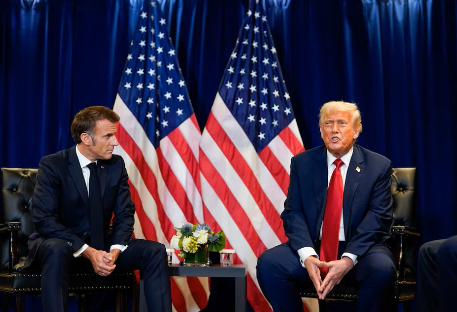 Макрон приглашает Трампа в Версаль