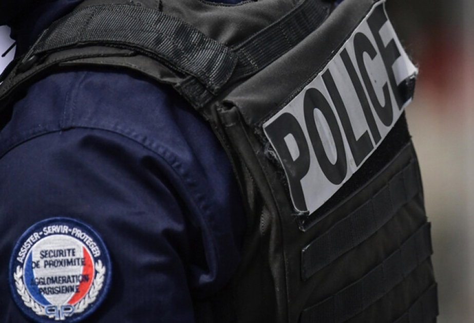Fransada bələdiyyə polisinin əməkdaşları saxlanılıblar