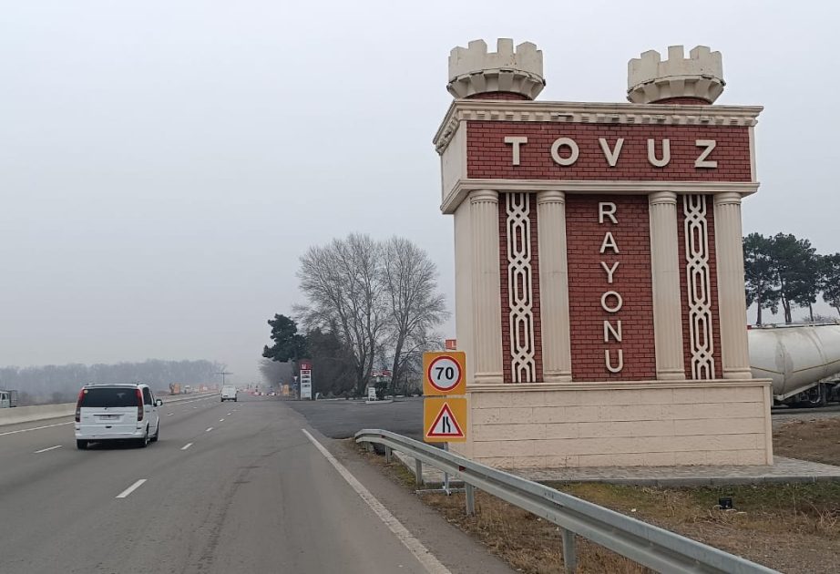 Tovuzda mikroavtobus yeniyetməni vurub VİDEO