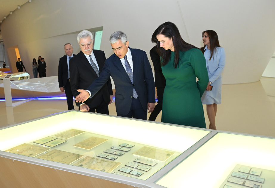 Litauens Premierministerin besucht Heydar-Aliyev-Zentrum in Baku