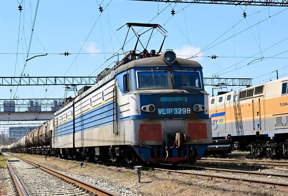 Azerbaijan sends another batch of oil products to Armenia