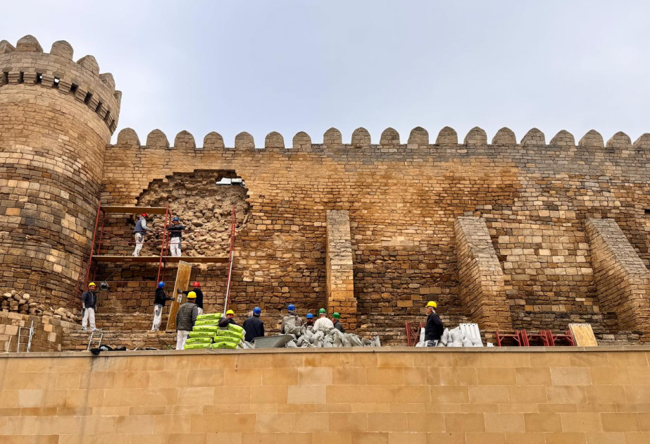 Teilweiser Einsturz an Stadtmauer in der Altstadt von Baku – Sofortmaßnahmen eingeleitet