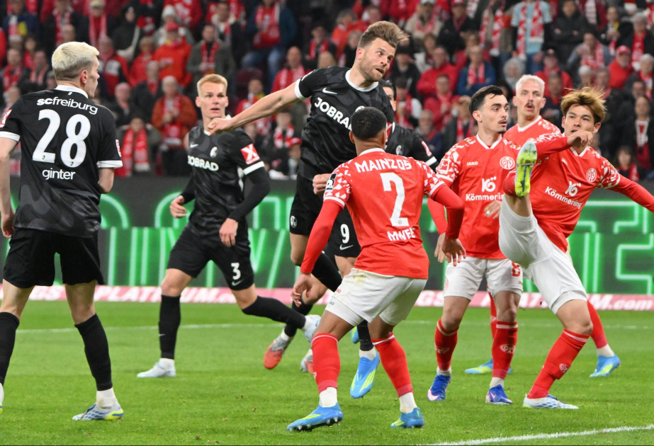 Fußball-Bundesliga: Mainz unterliegt Freiburg, Stuttgart schlägt HSV, Köln besiegt Bremen