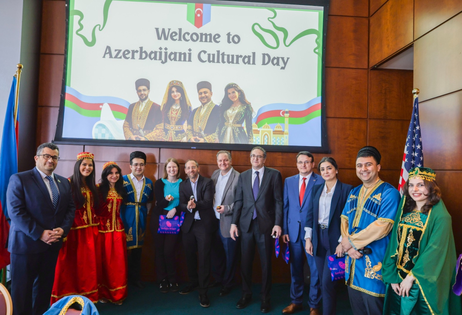Çikaqoda İllinoys Texnologiya İnstitutunda Azərbaycan mədəniyyəti təqdim olunub