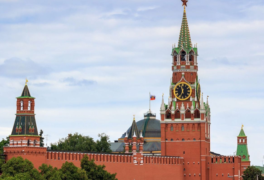 Le Kremlin affirme qu’il ne félicitera pas le chef de l’opposition hongroise pour sa victoire électorale