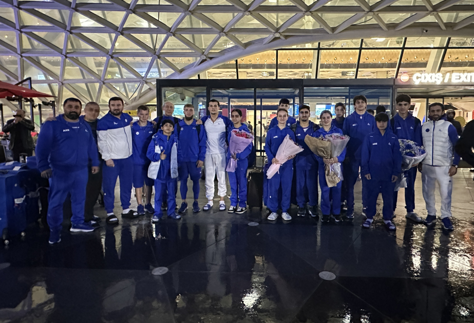 Portuqaliyada tarix yazan gimnastlar Vətənə qayıdıblar