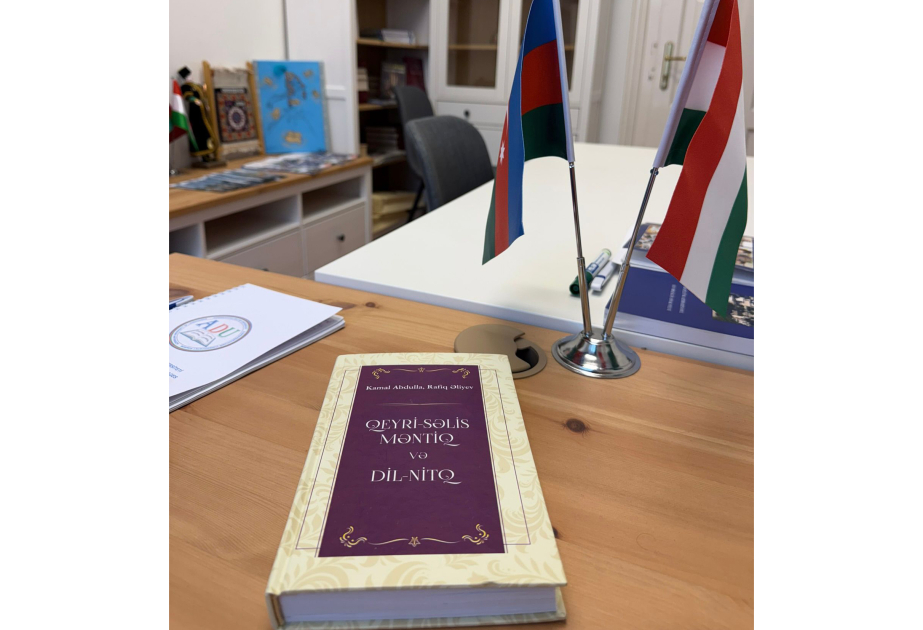 Budapeştdə elmi dərs: “Qeyri-səlis məntiq və dil-nitq” kitabı təqdim olunub