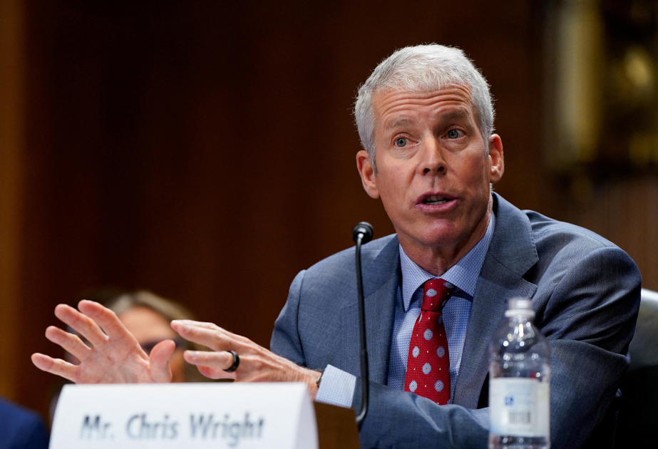 US energy secretary says oil prices may peak in next few weeks