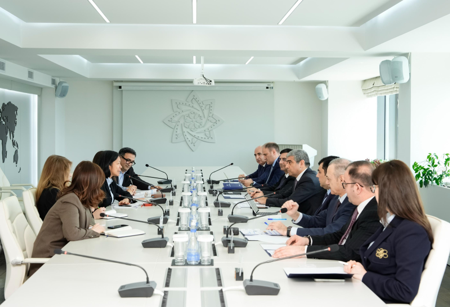 Azerbaijan, Asian Development Bank explore social cooperation