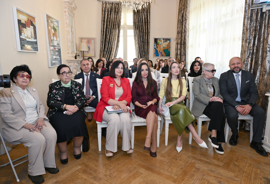Buch über Geschichte und verlorenes Erbe Iravans in Baku vorgestellt
