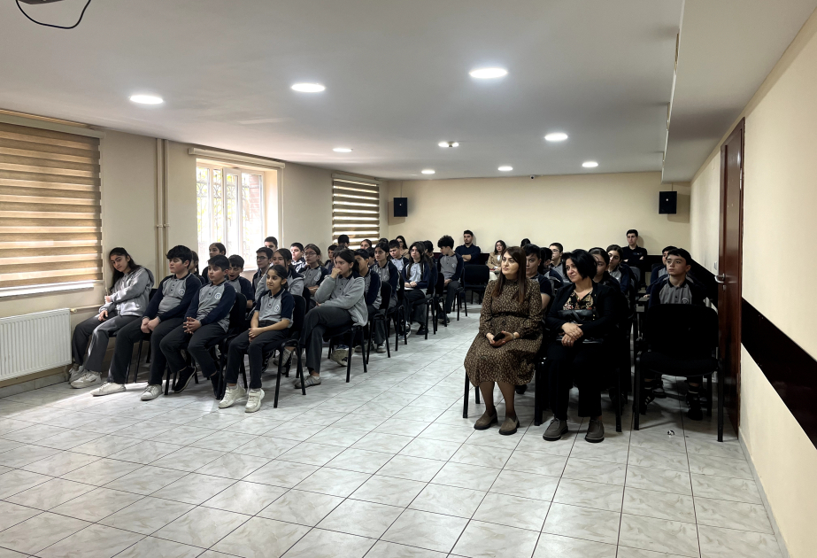 “Gənc istedadlar” liseyində Ekoloji Bilik Gününə həsr olunmuş maarifləndirici seminar