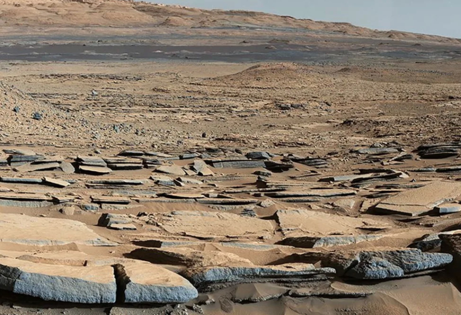 Huge 'bathtub ring' may show contours of ancient ocean on Mars