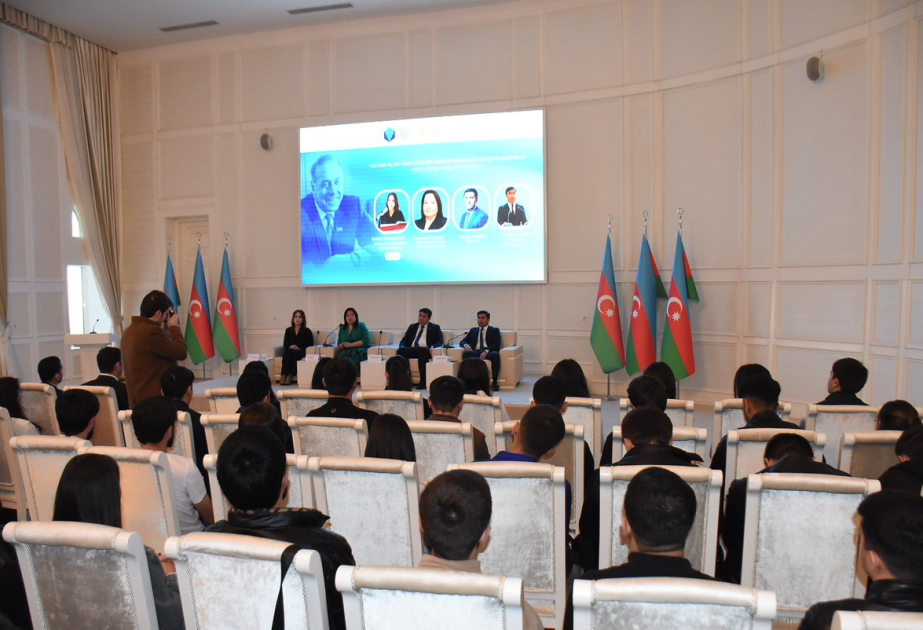 “Ümummilli Lider Heydər Əliyev irsi: Müasir liderlik və gənclərin dövlətçilikdə rolu” - Panel müzakirə