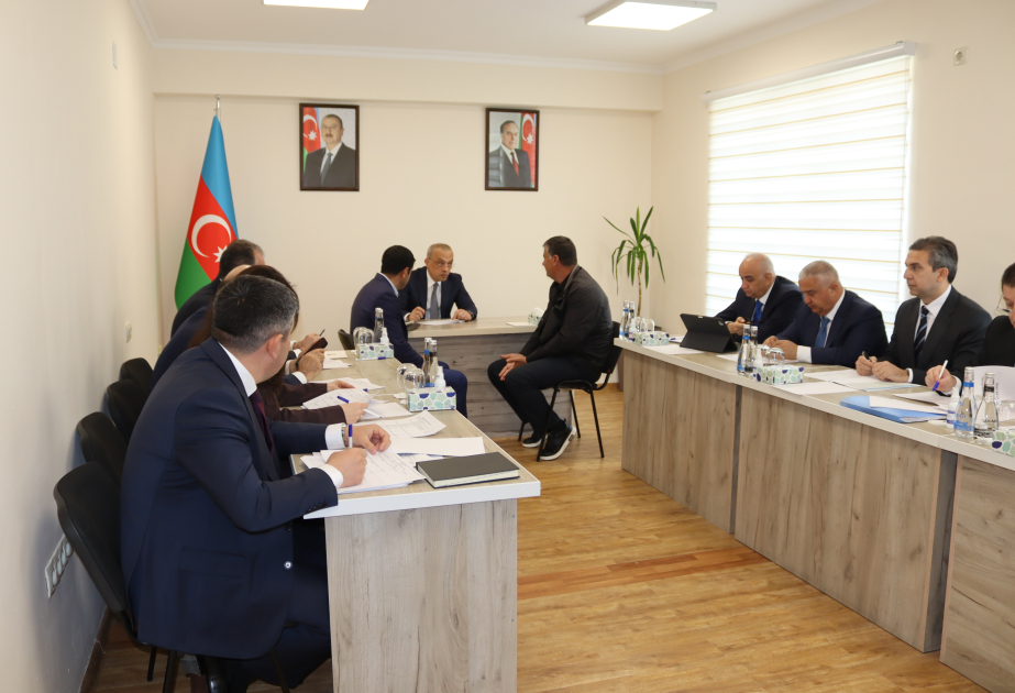 Azərbaycan Dövlət Su Ehtiyatları Agentliyinin sədri Xankəndidə vətəndaşlarla görüşüb