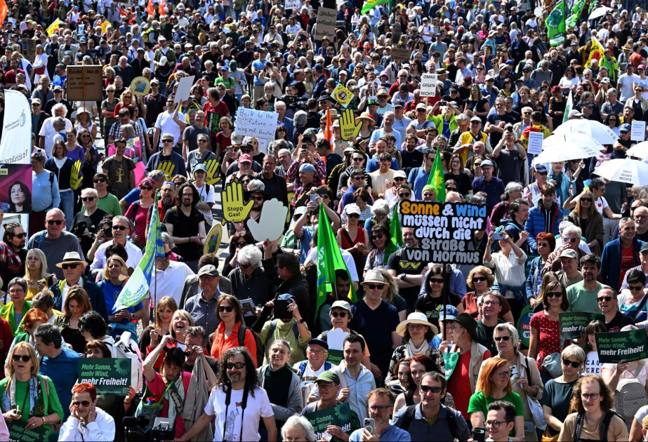 Etwa 80.000 bei Demos für Erneuerbare Energien in Hamburg, Köln, Berlin und München
