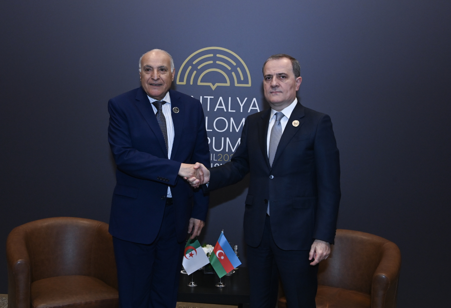 Un échange de vues a eu lieu sur les perspectives de développement des relations entre l’Azerbaïdjan et l’Algérie