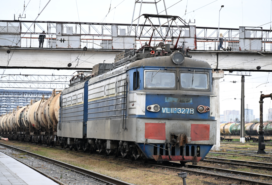 Azerbaijan sends another batch of petroleum products to Armenia VIDEO