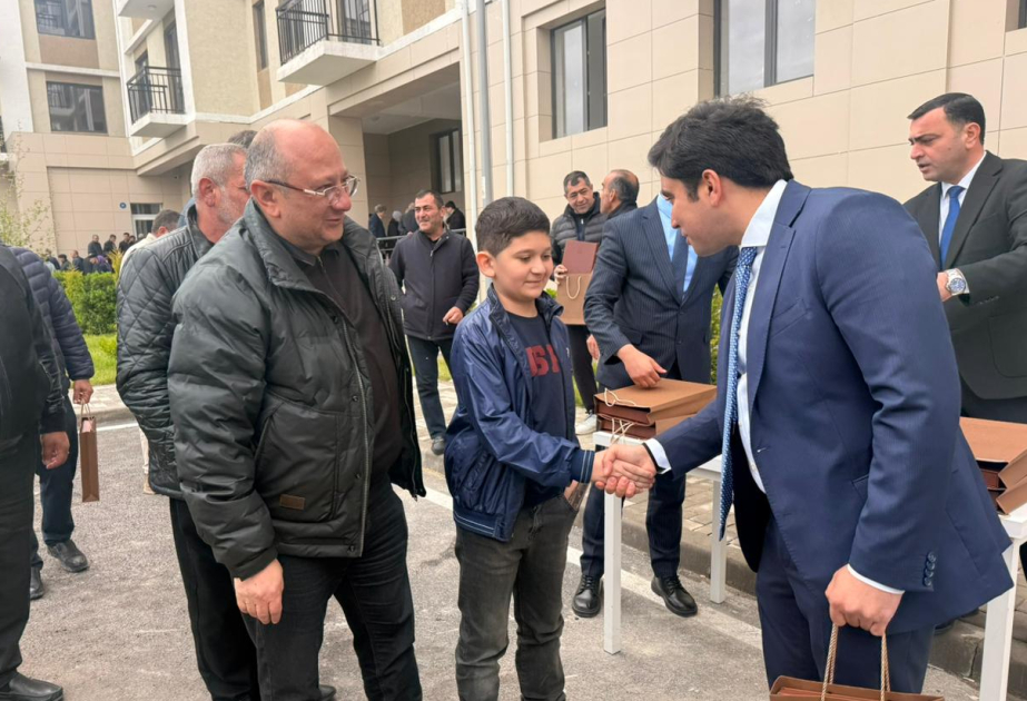 Another 92 families relocated to Aghdam city receive keys to new homes