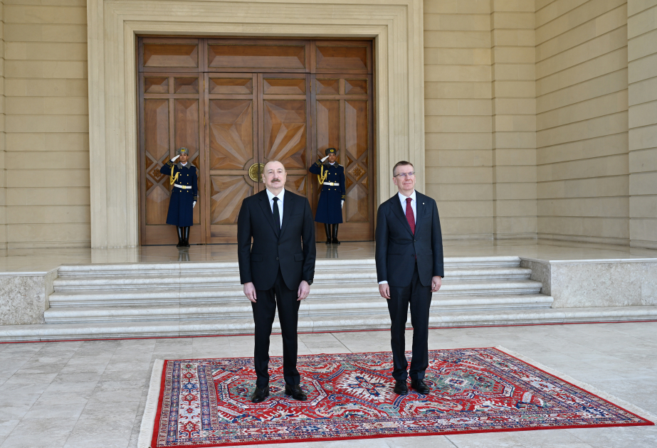 Offizieller Empfang von Lettlands Präsident in Baku VIDEO