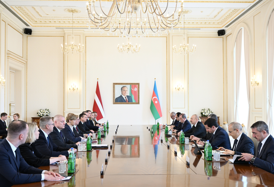 Réunion en format élargi des présidents azerbaïdjanais et letton MIS A JOUR VIDEO