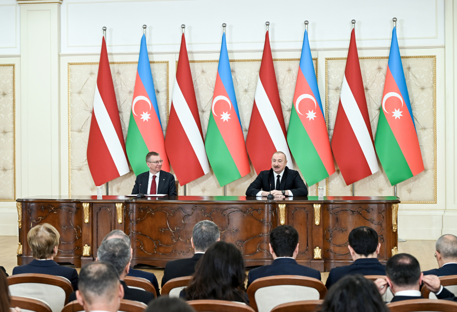 Les présidents Aliyev et Rinkevics font des déclarations à la presse MIS A JOUR VIDEO