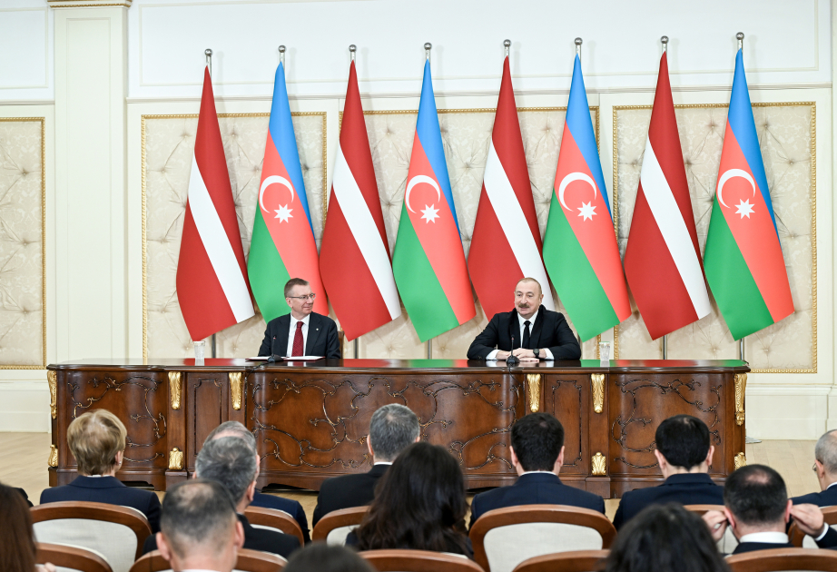  رئيسا أذربيجان ولاتفيا يلديان ببيانين صحفيين محدث