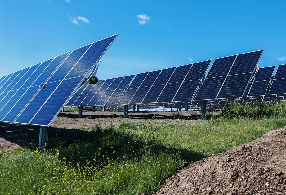 Instalan el primer panel solar en la central eléctrica “Shafag”