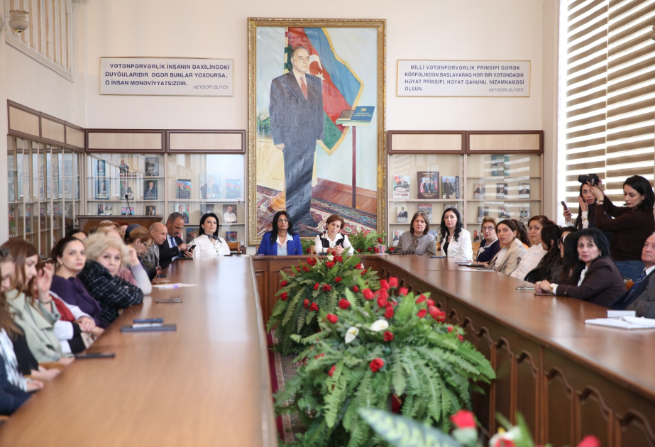 Pedaqoji Universitetdə “Şəhərsalma və Memarlıq İli”nə həsr olunmuş elmi seminar